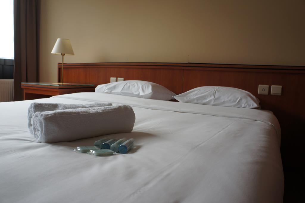 Hotel Aviation Saint-Gilles Oda fotoğraf